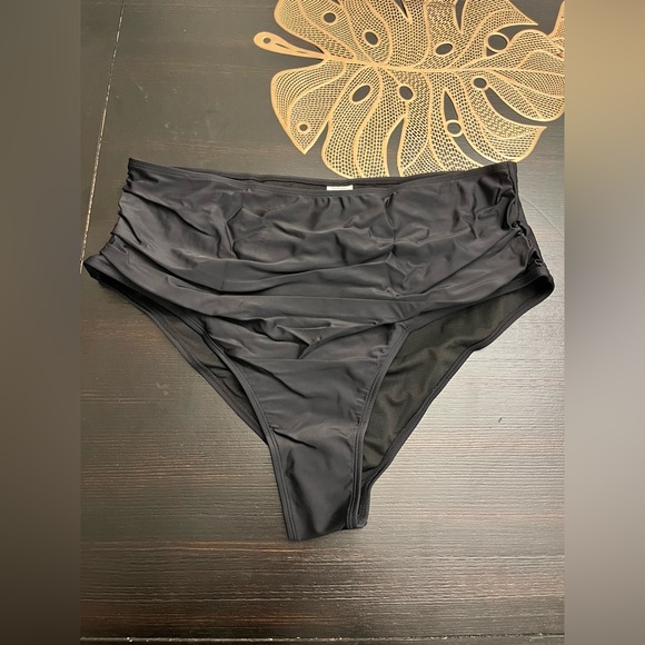 Pink Queen Two-Piece High Waisted Swimsuit NWOT - Picture 4 of 6